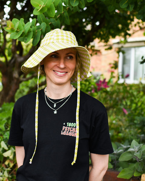 Baggu Packable Sun Hat in Pink Pistachio Pixel Gingham – Annie's Blue  Ribbon General Store