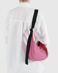 Baggu - Medium Nylon Crescent Bag - Azalea Pink