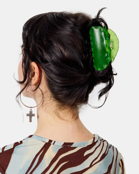 Chunks - Suki Claw in Green Ruffle