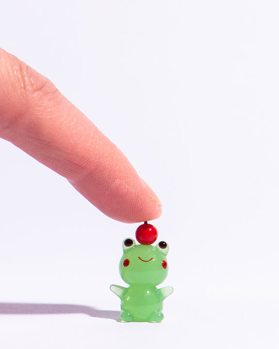 Glass Figure - Frog with Apple