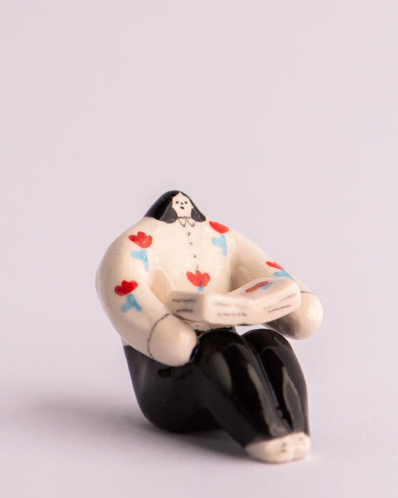 Milo Hachim - Mini Reader Ceramic Figure - Tulip 1
