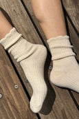 Le Bon Shoppe - Linen Scallop Socks - Beige