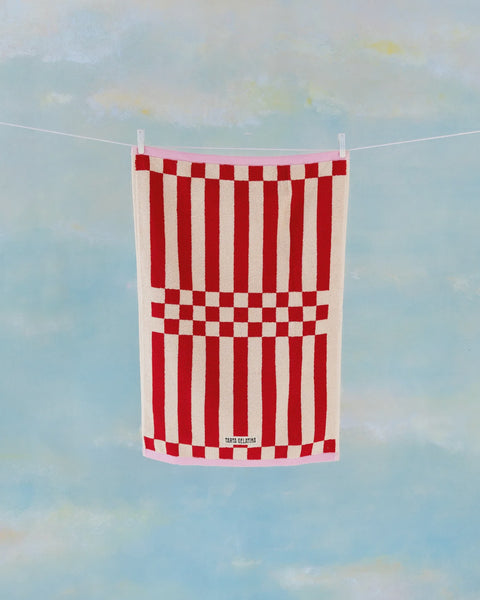 Tarta Gelatina - Hand Towel - Clubhouse Red