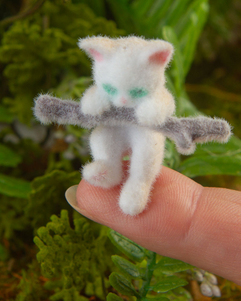 Flocked Mini Climbing Kitty Cat - Hang in There Baby!