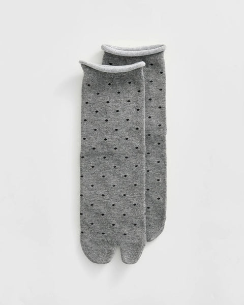 Soft Park - Tabi Socks - Grey with Dots