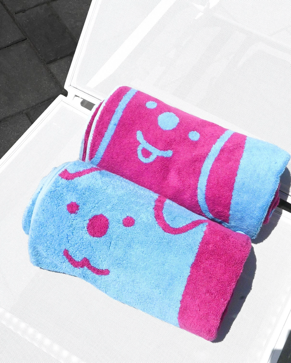 Natali Koromoto - "Wet Dogs" Bath Towel